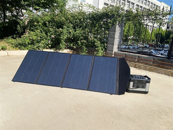 आउटडोर के लिए 200W पोर्टेबल सोलर पैनल